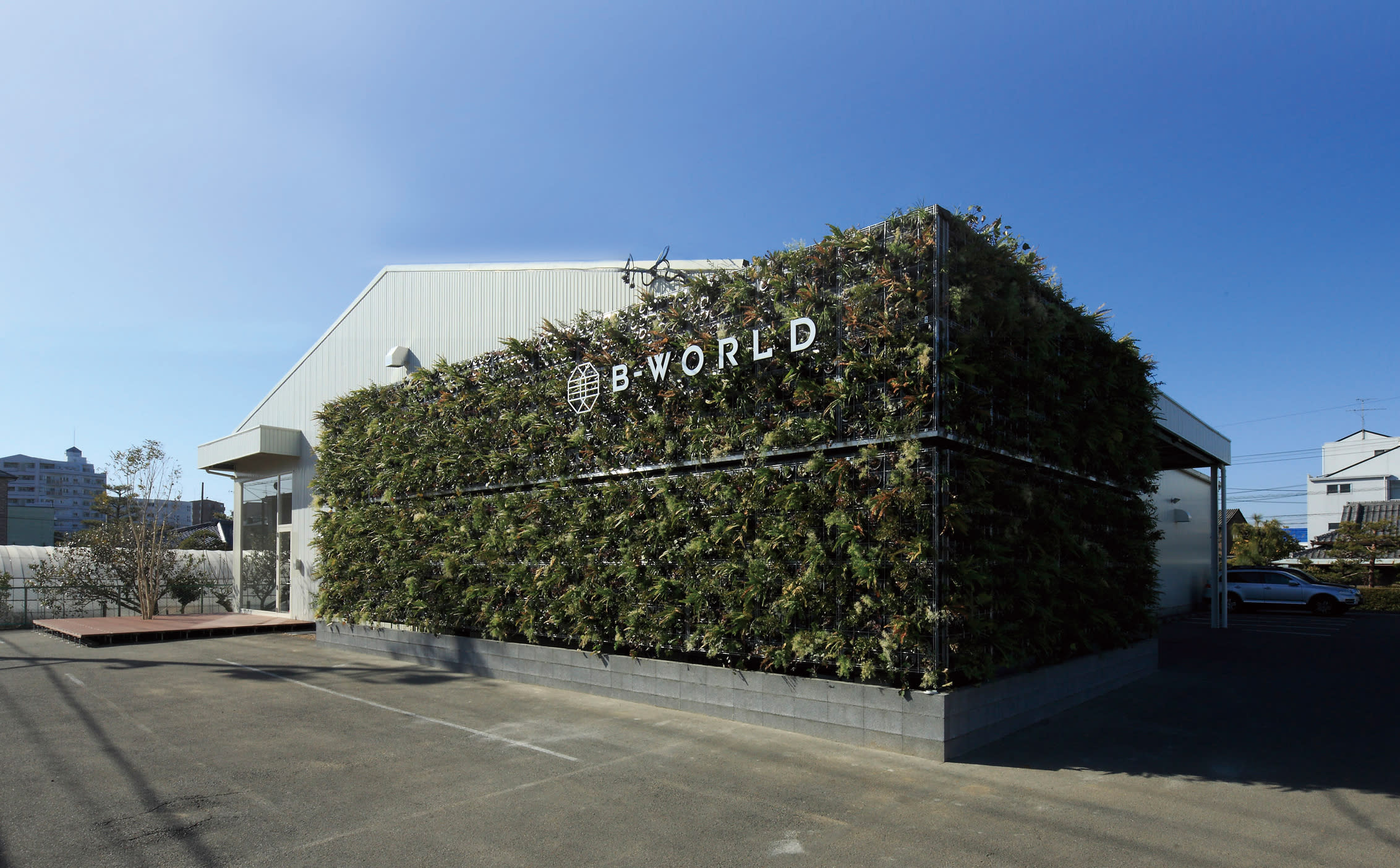 B-WORLD