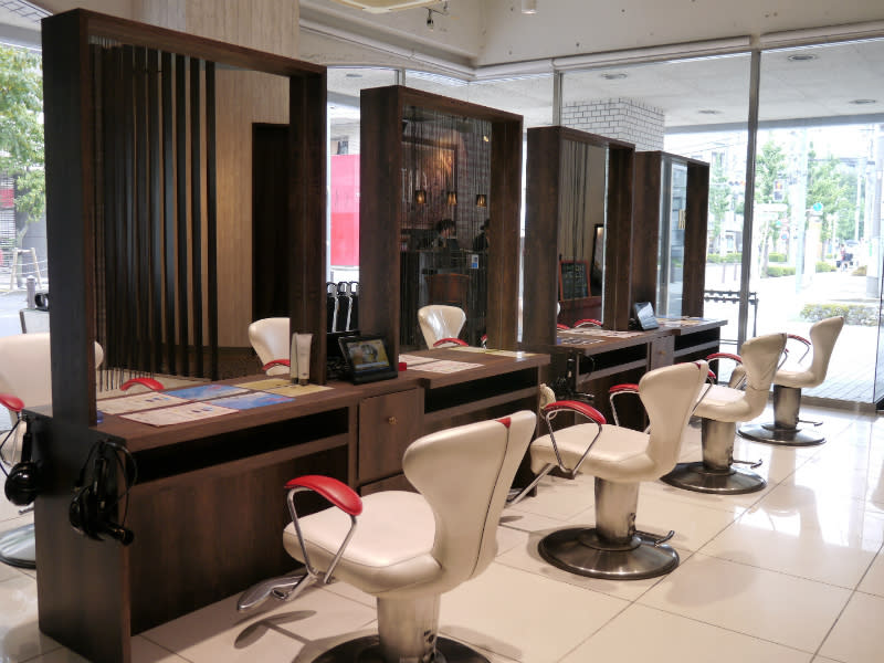 HAIR & MAKE EARTH 元住吉店