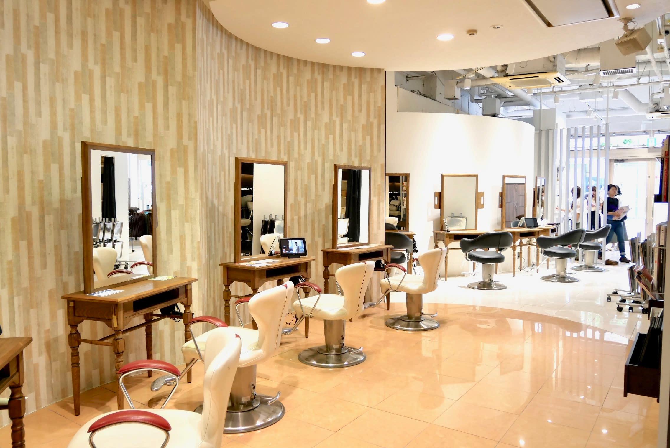 HAIR & MAKE EARTH 本厚木店_1