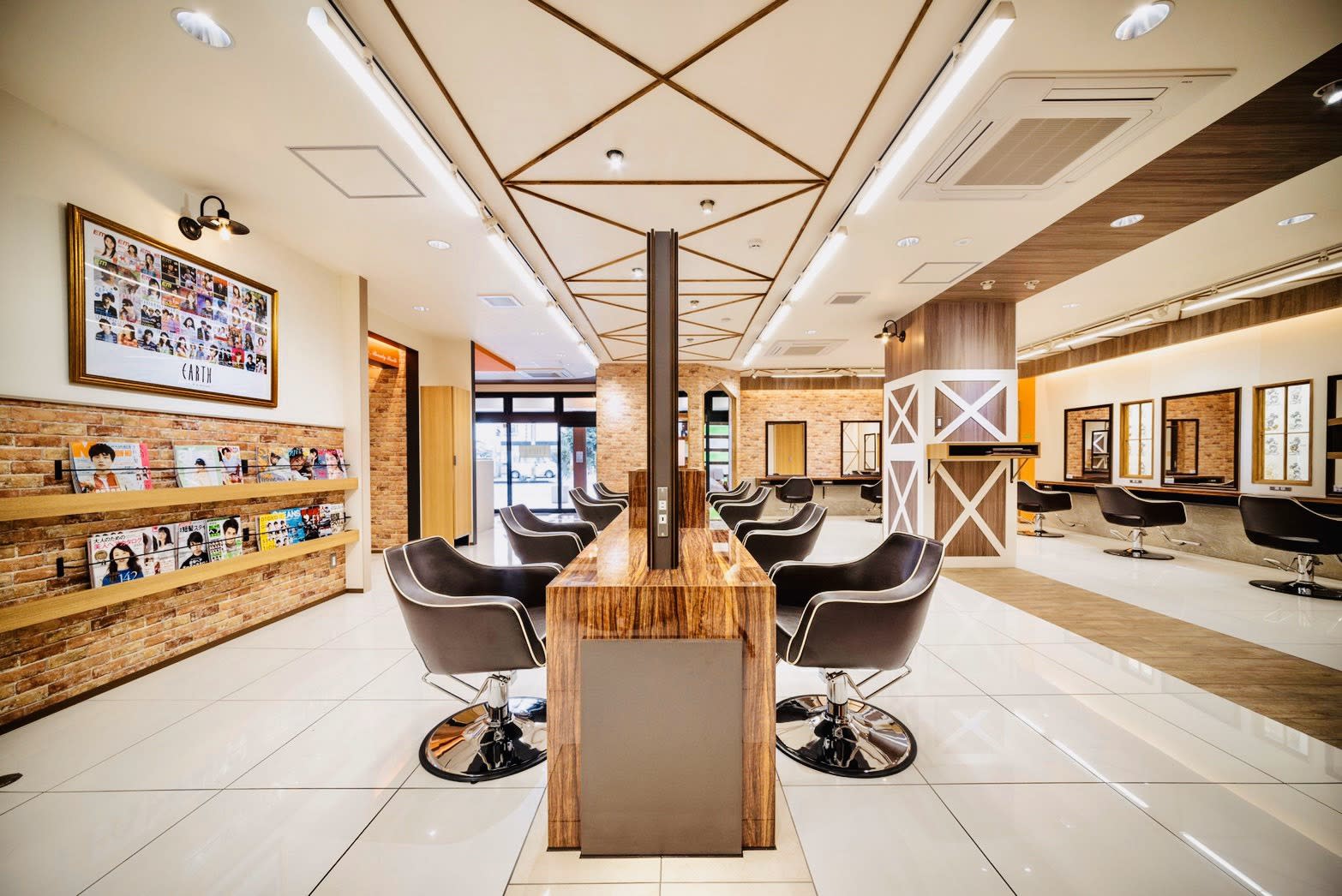 HAIR & MAKE EARTH 大分森町店