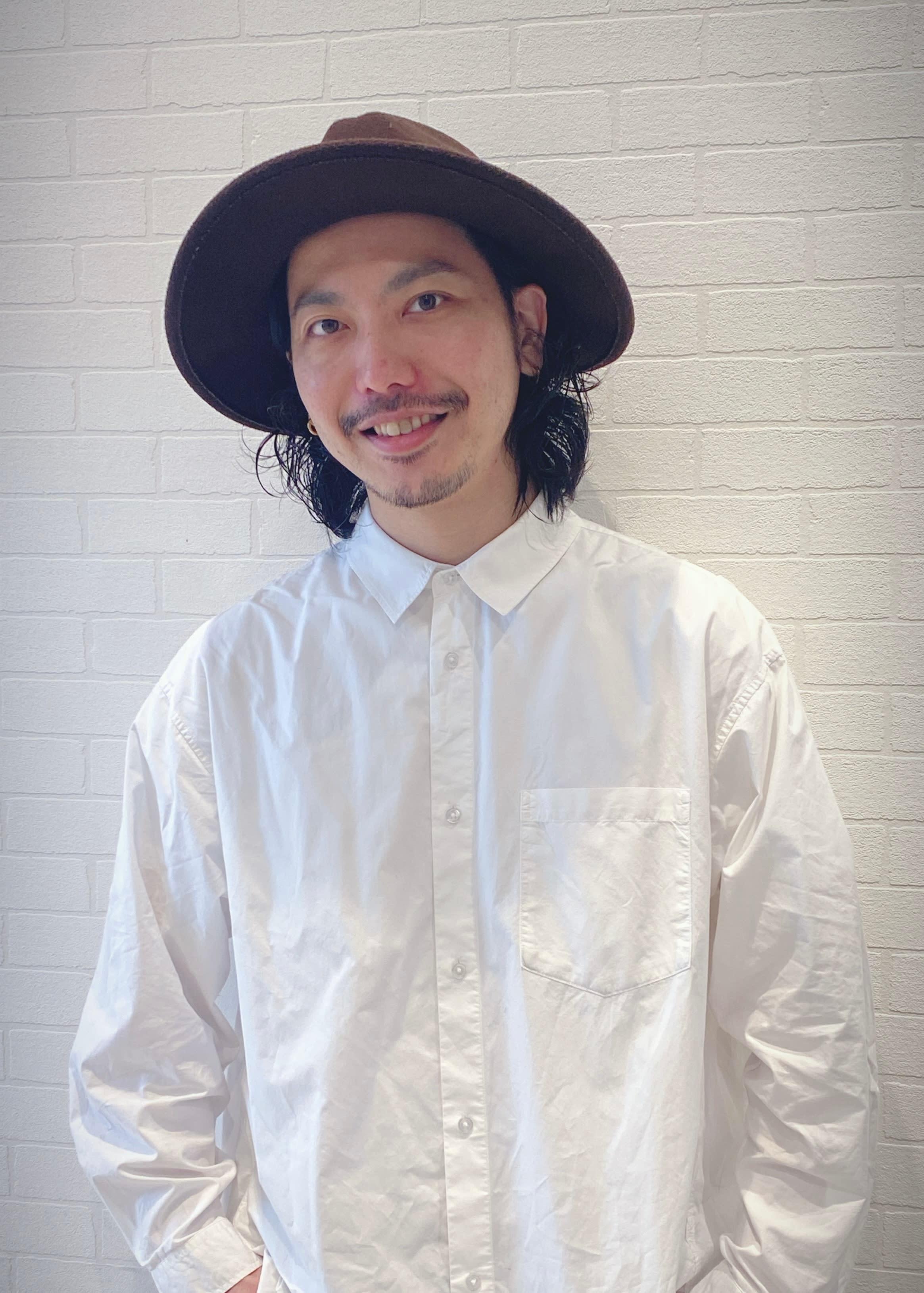 HAIR & MAKE EARTH 北谷店_狩俣　友樹