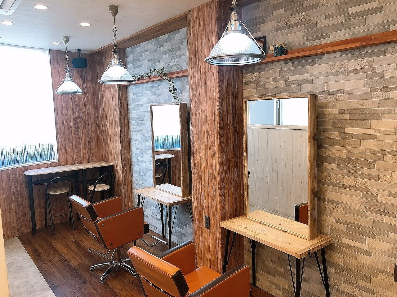 Agu hair prune 和歌山駅前2号店