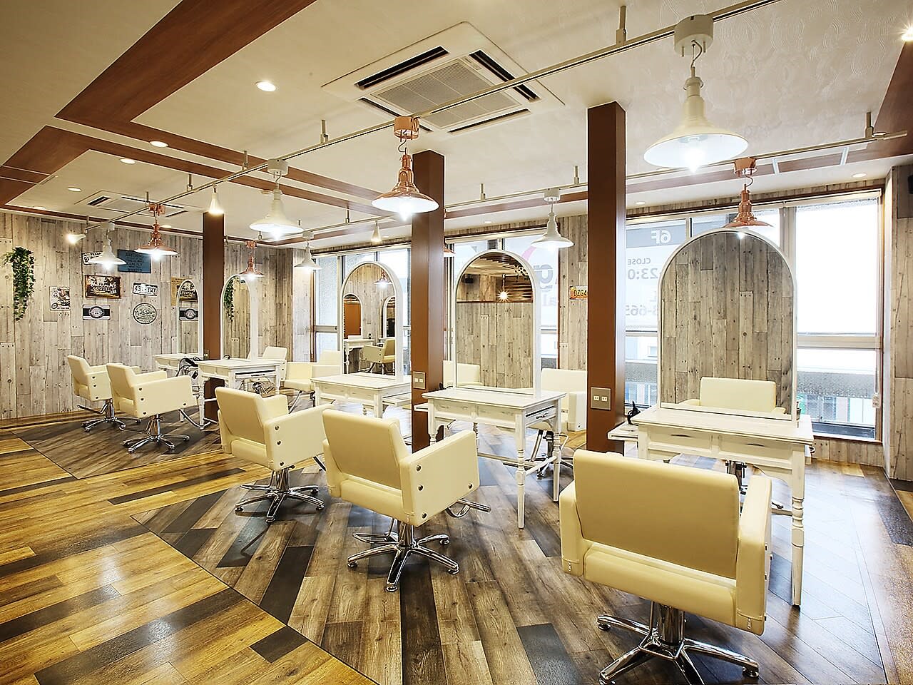 Agu hair ballad 岡山イオン前店