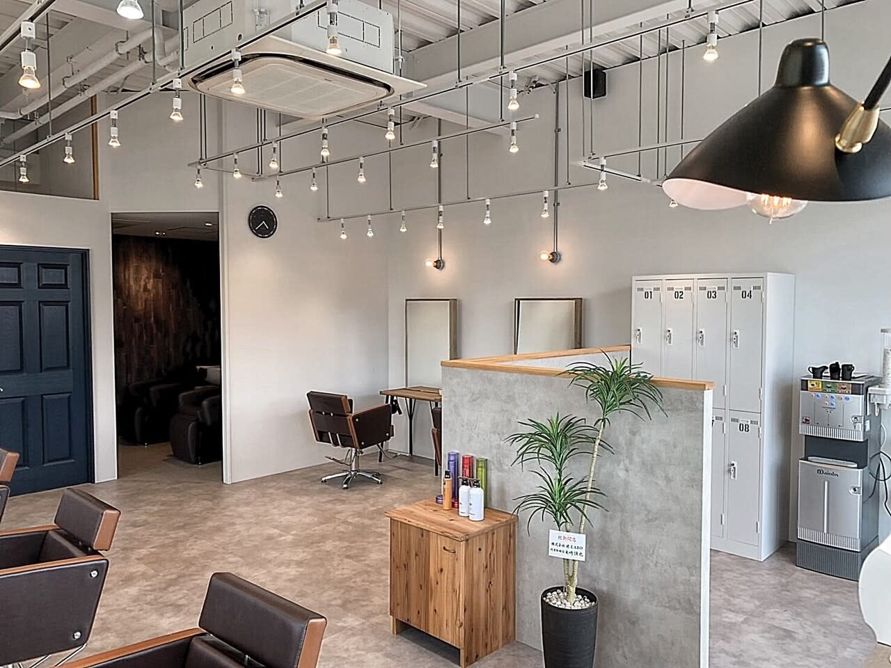 Agu hair ar 和歌山ガーデンパーク前店