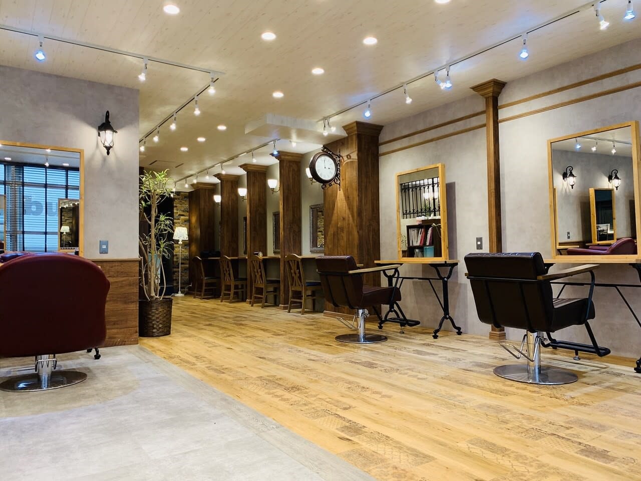 Agu hair robu 岡山店