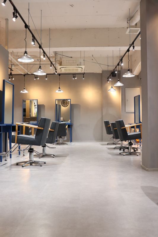 laki at salon
