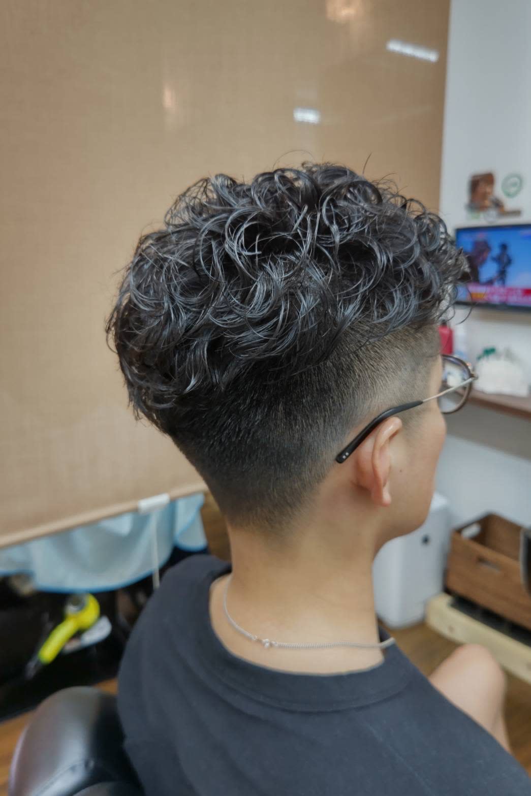 カットサロンタウラアルチザンヘアー