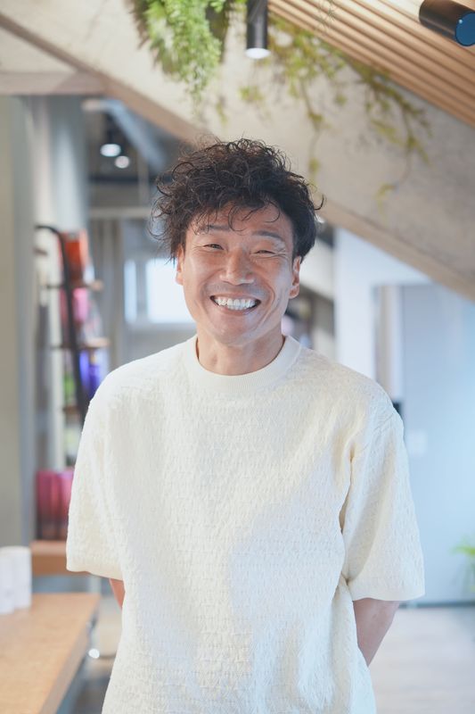 TONUKOA RUA_山田 英司　スタイリスト＆オーナー