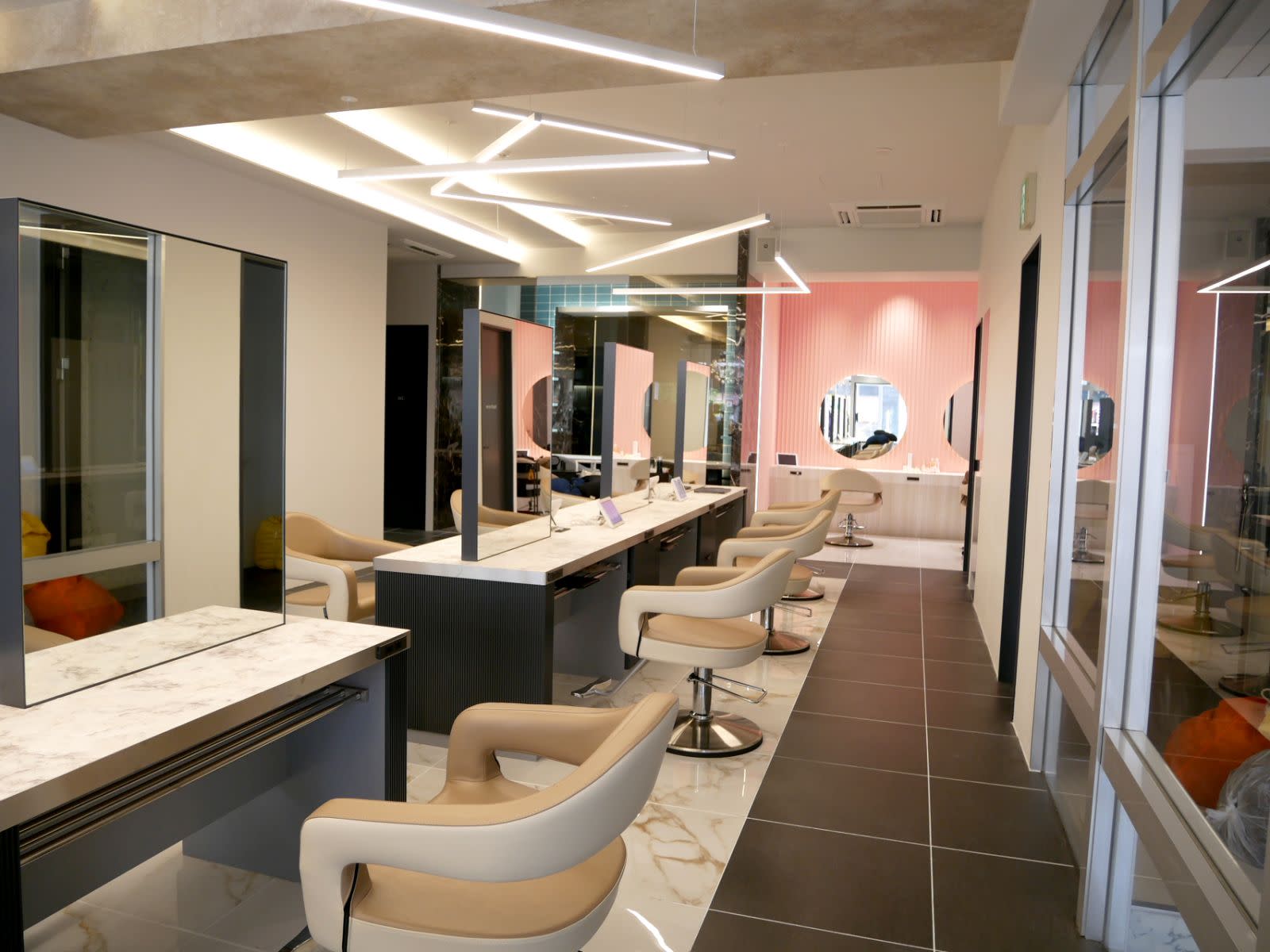 HAIR & MAKE EARTH 浦和店_2