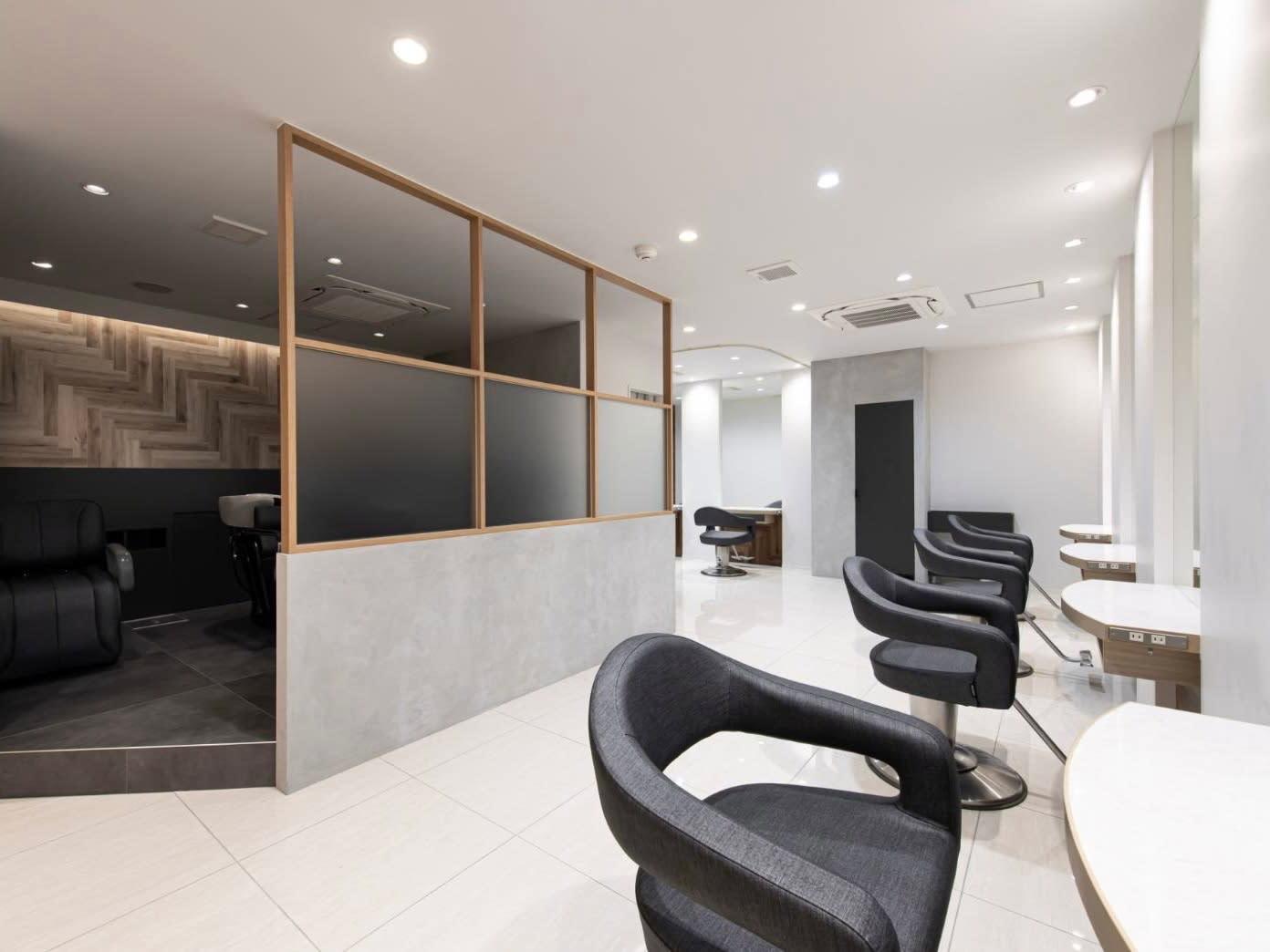 HAIR & MAKE EARTH 浦安店_1