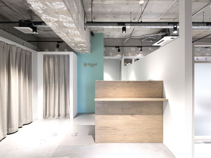【全席半個室サロン】Natural 池袋店