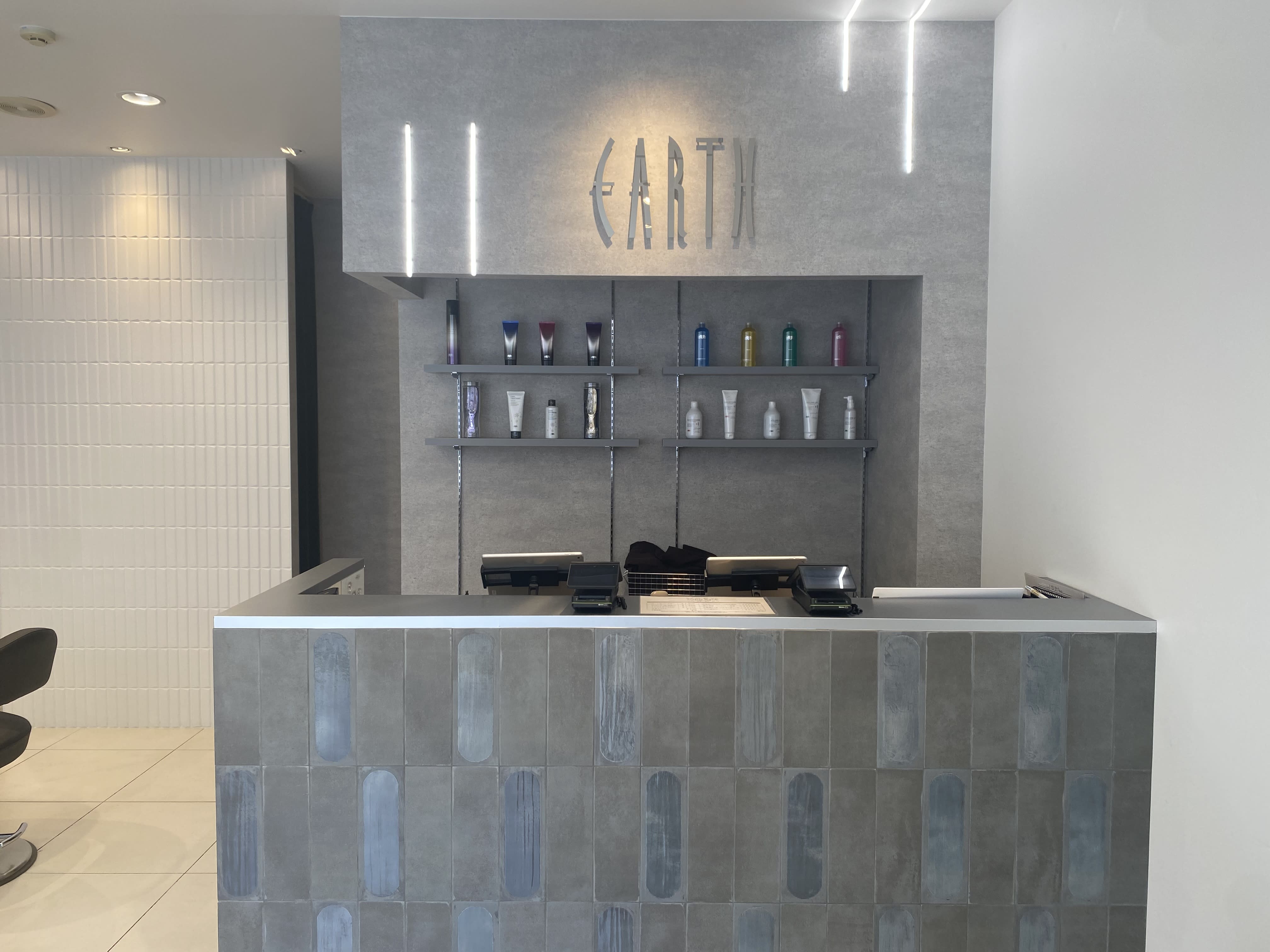 HAIR & MAKE EARTH 二俣川店