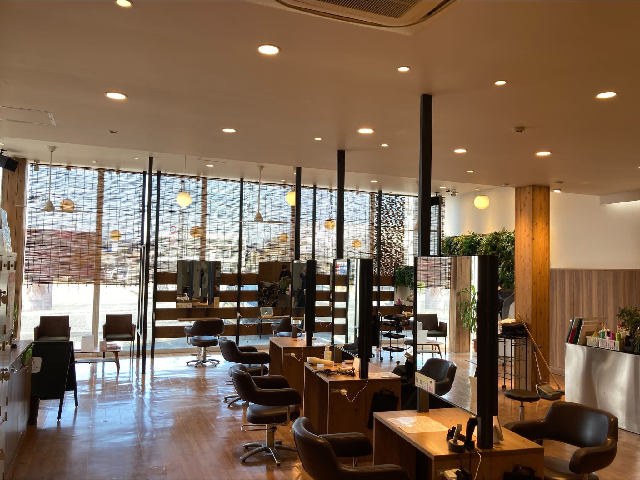 SALONS HAIR 倉敷西阿知店