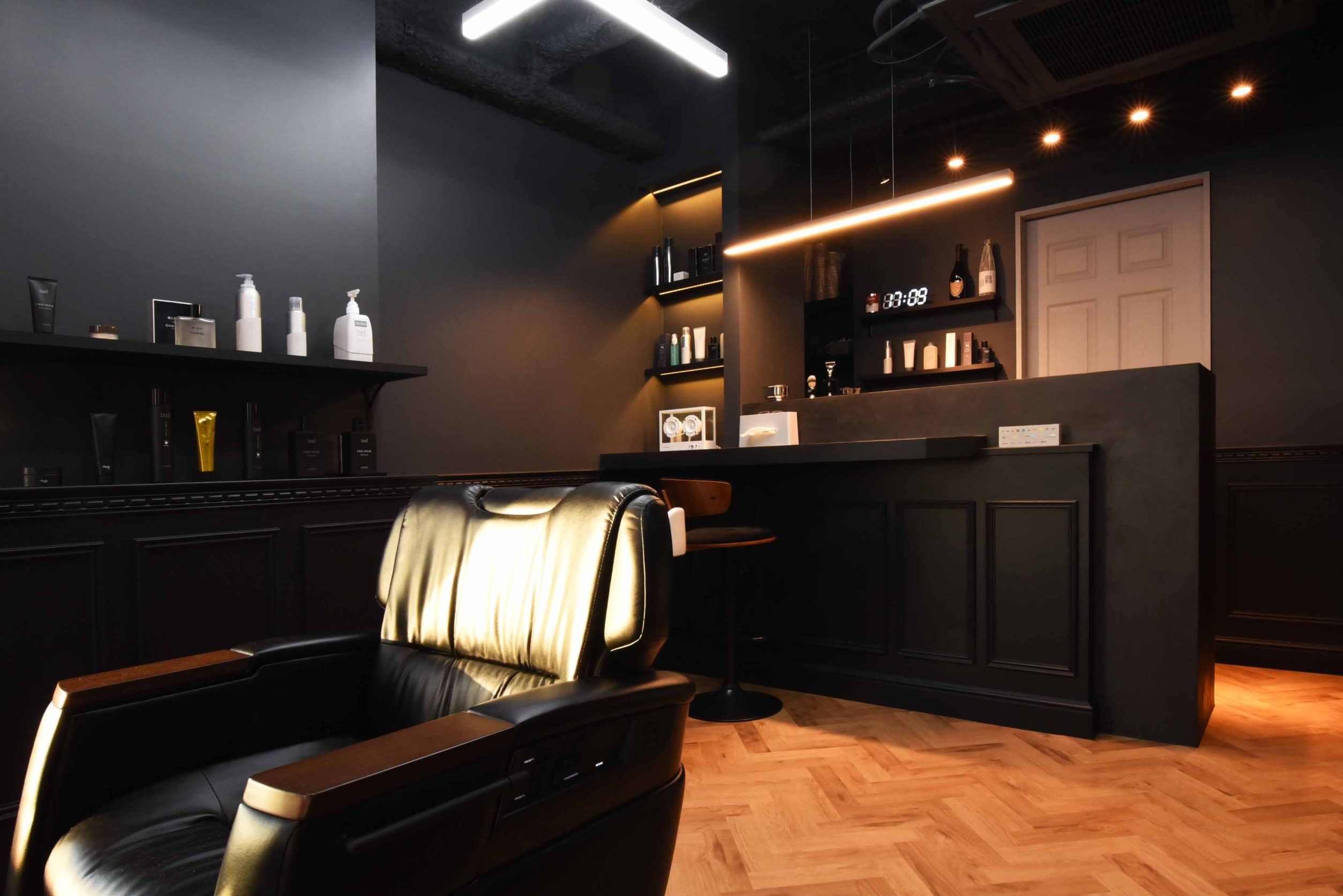 LUX THE BARBER_1