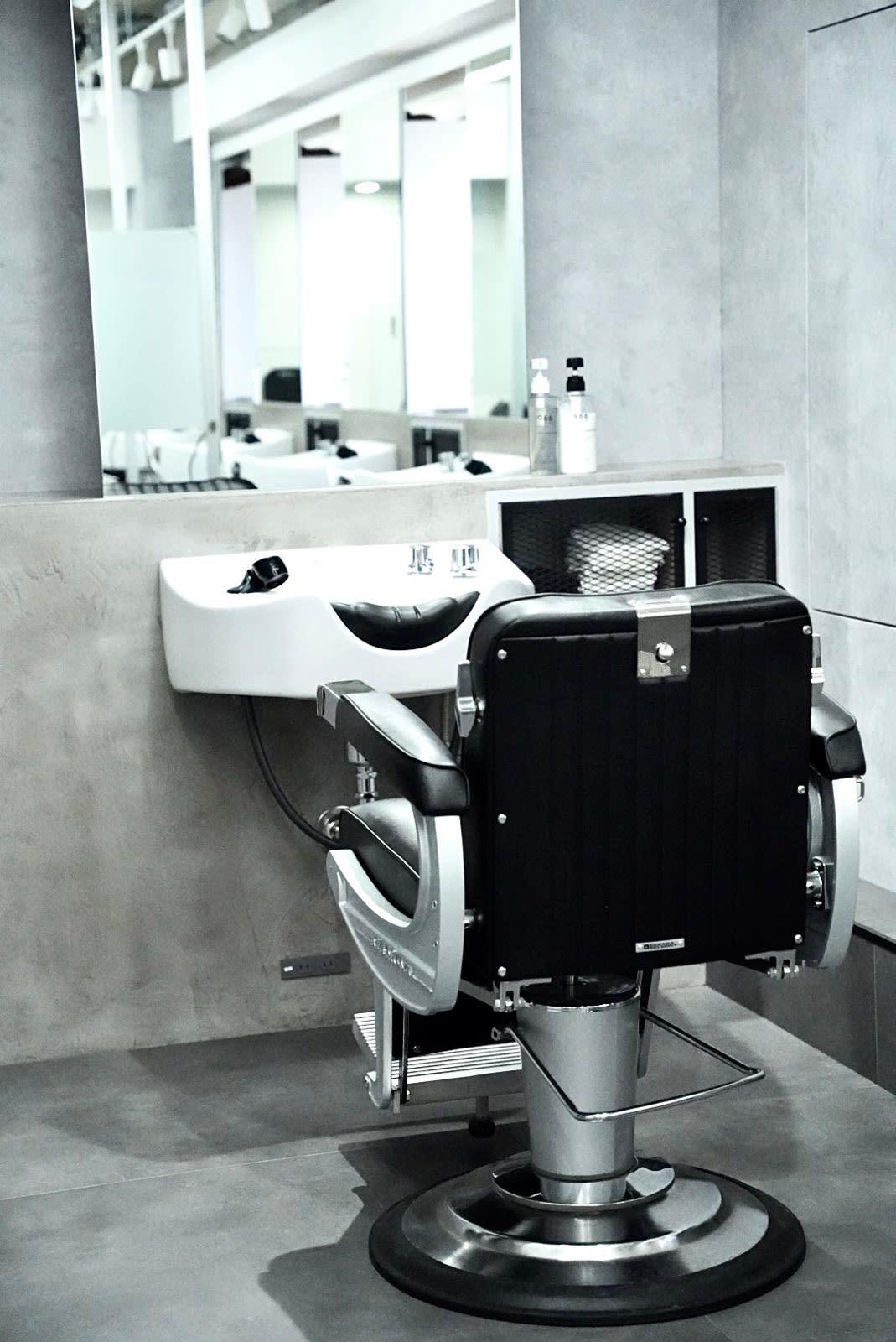 メンズサロン CHROM TOKYO the Barber ne/on 新宿店_1