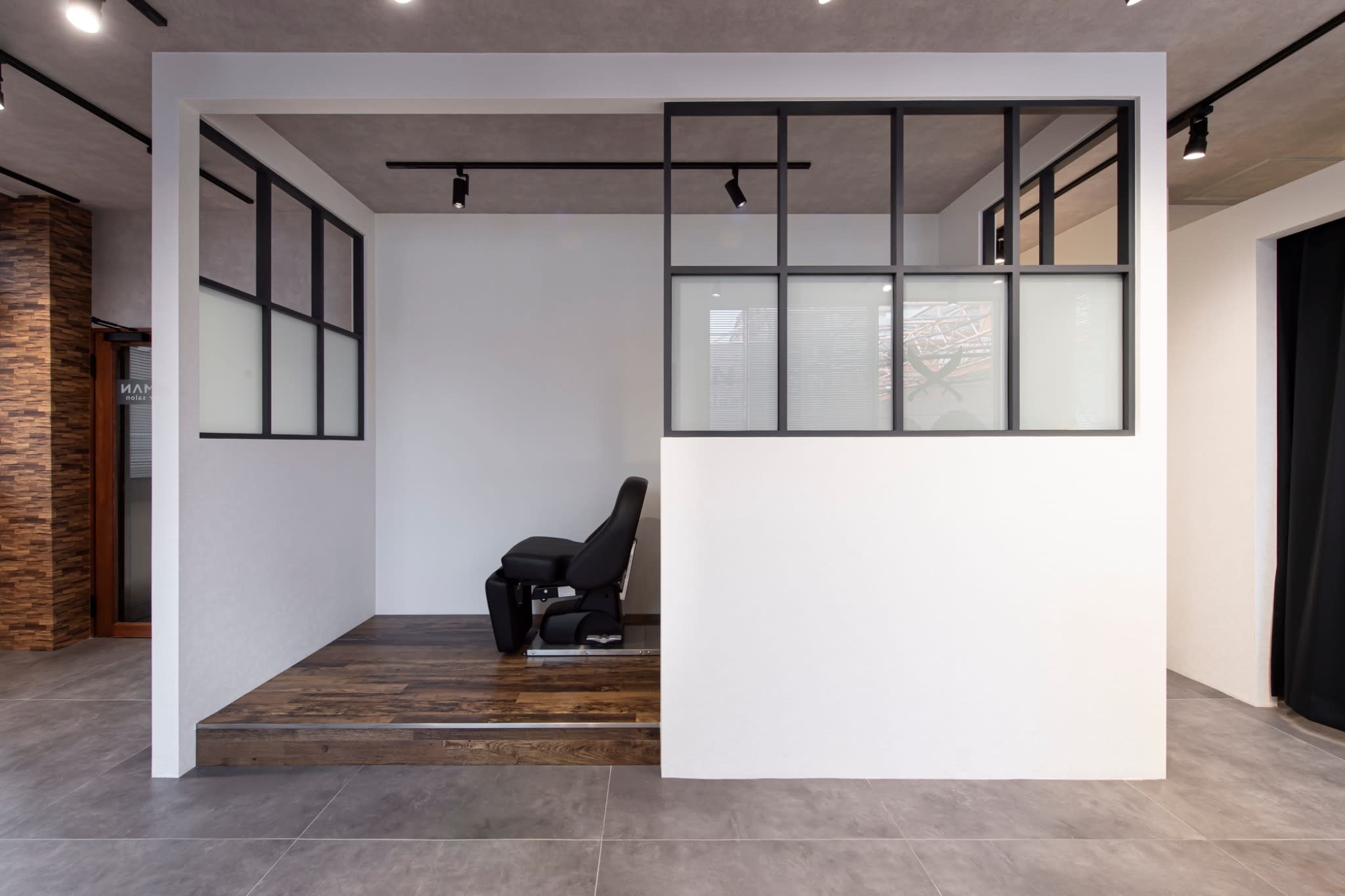REAR MAN private hair salon_2