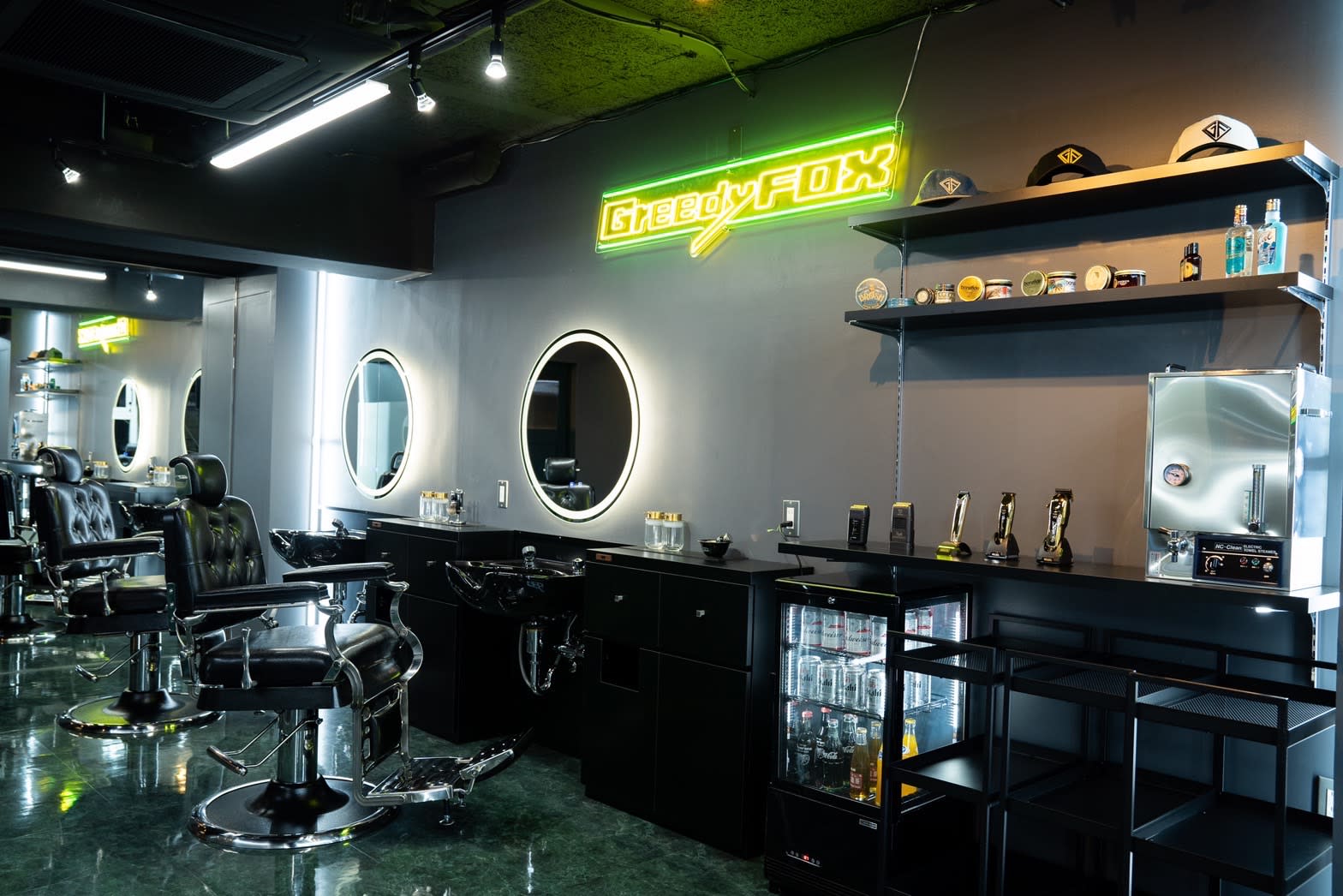 Greedy FOX barber shop 三軒茶屋_1