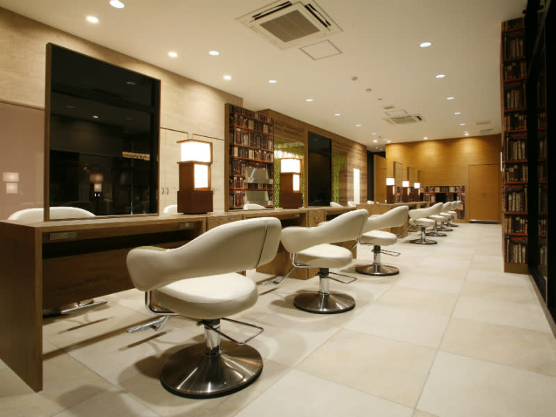 HAIR & MAKE EARTH 福岡新宮店_2