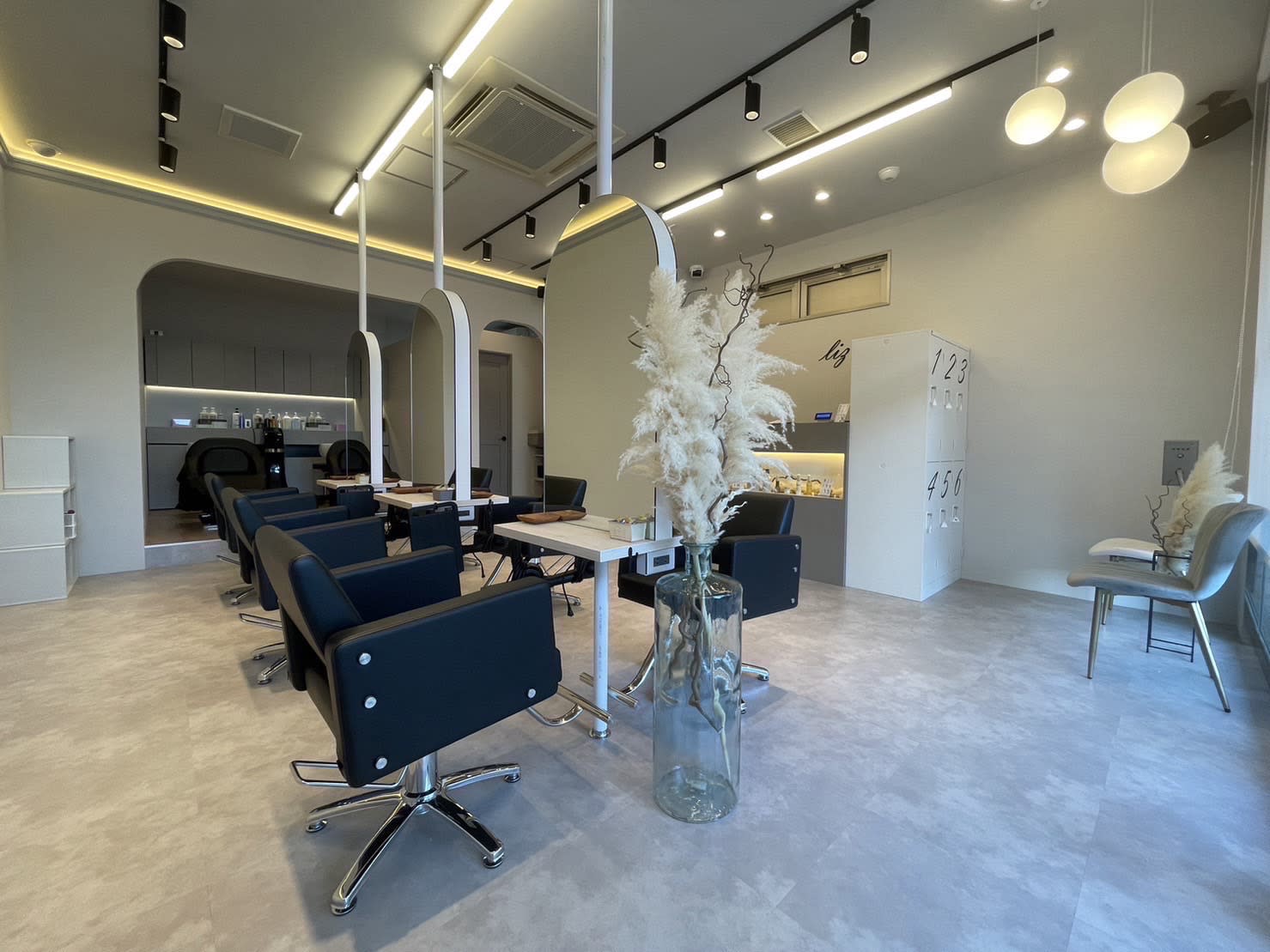 Agu hair liz 田辺銀座通り店
