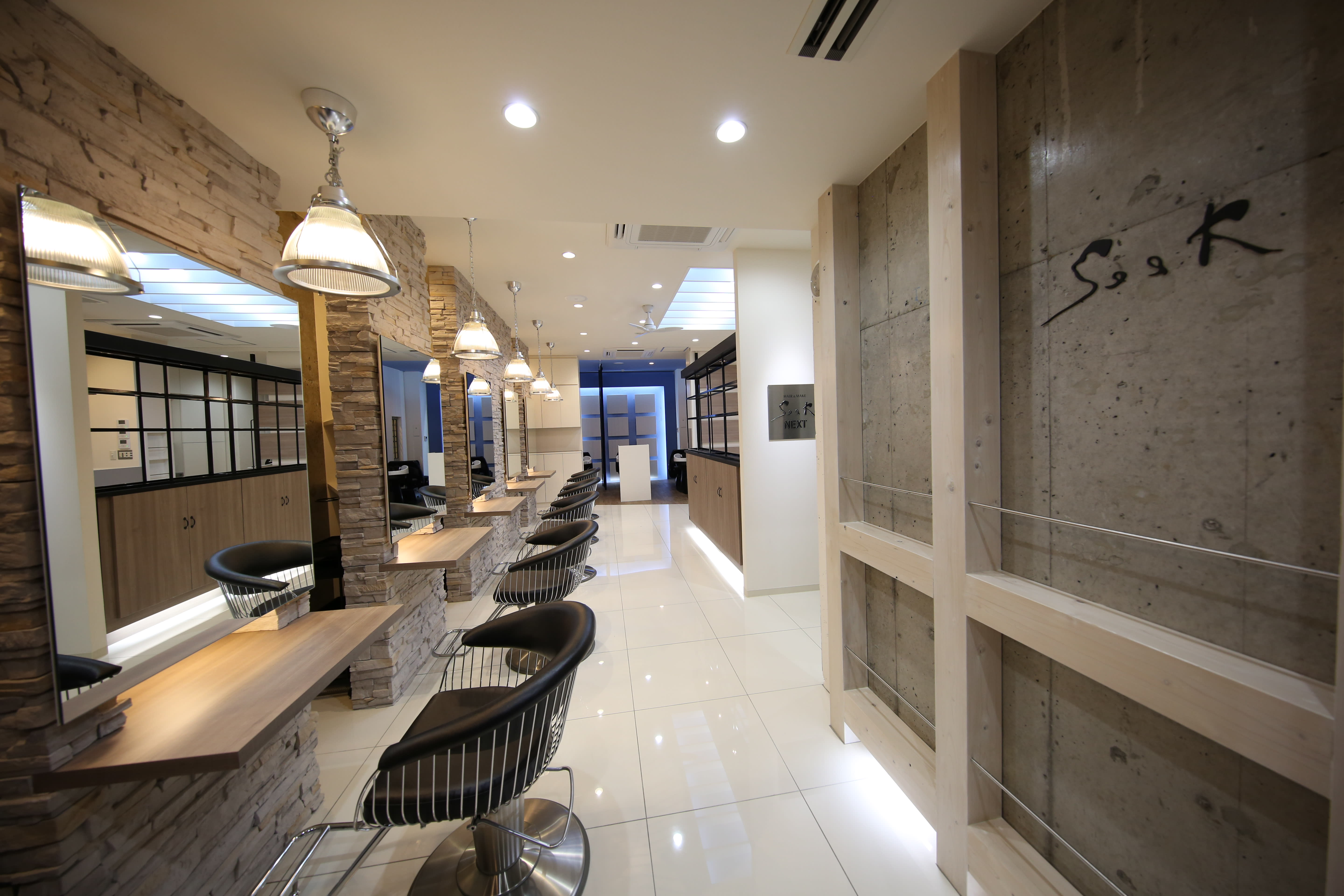 HAIR&MAKE SeeK NEXT立川