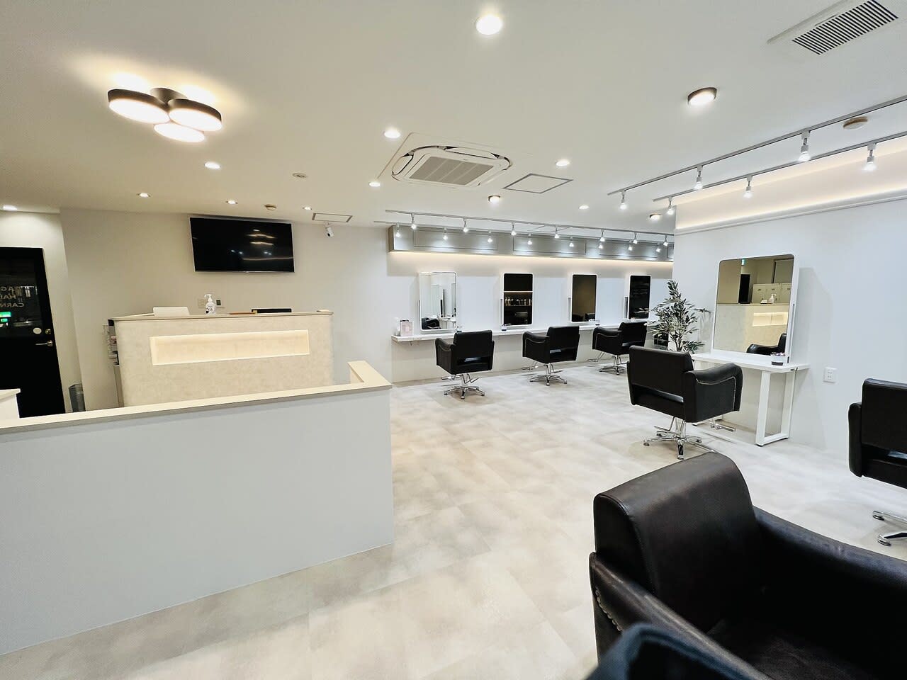 Agu hair carnet 放出駅前店【アグ ヘアー カルネ】