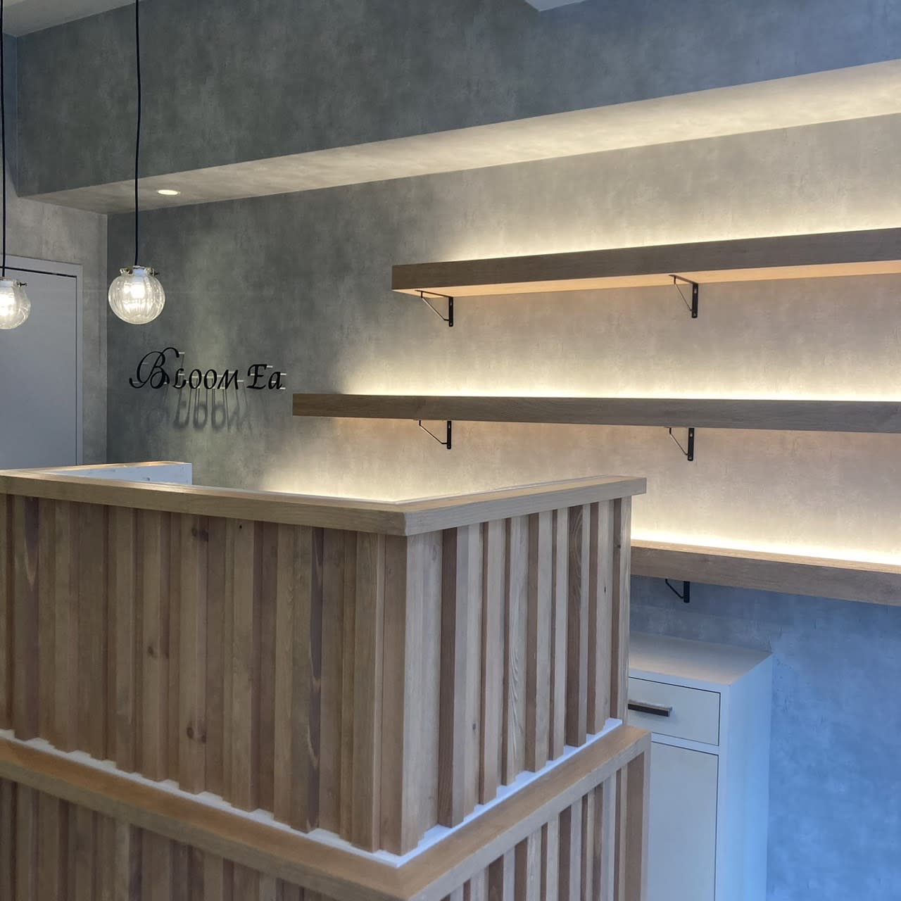 HAIR SPACE BLOOM Ea 三国店【 ヘアースペースブルームエア 】