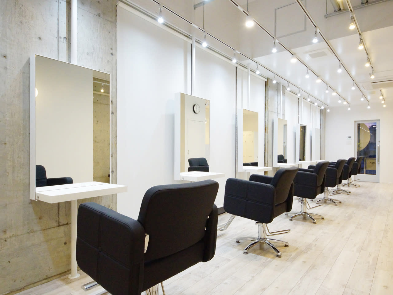 Agu hair ravir 長岡天神店_2