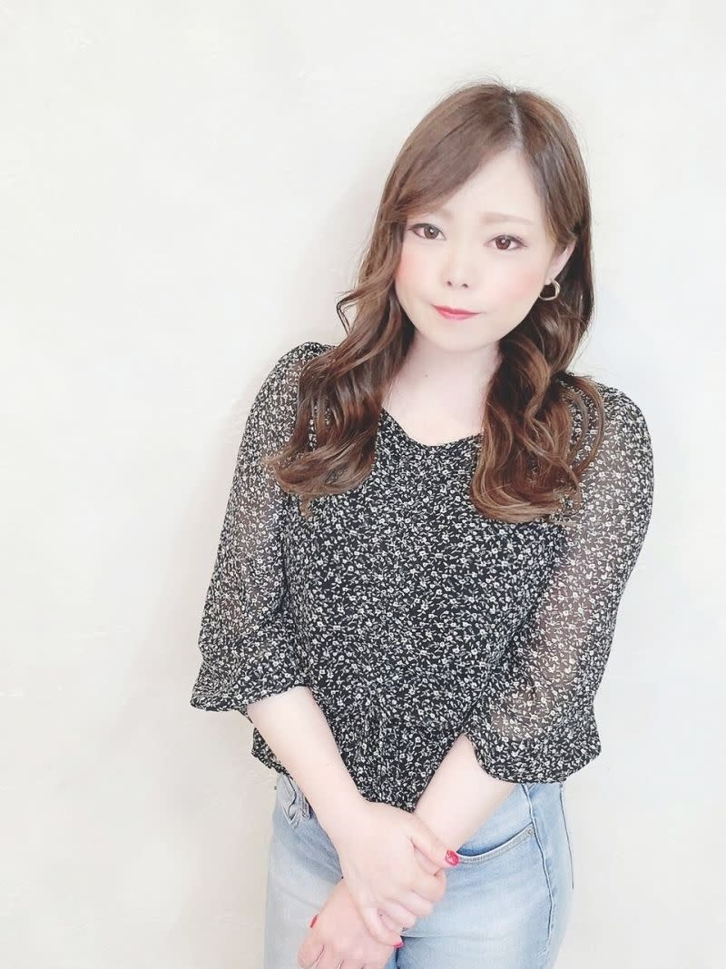 _WHITE 京橋店_HITOMI 