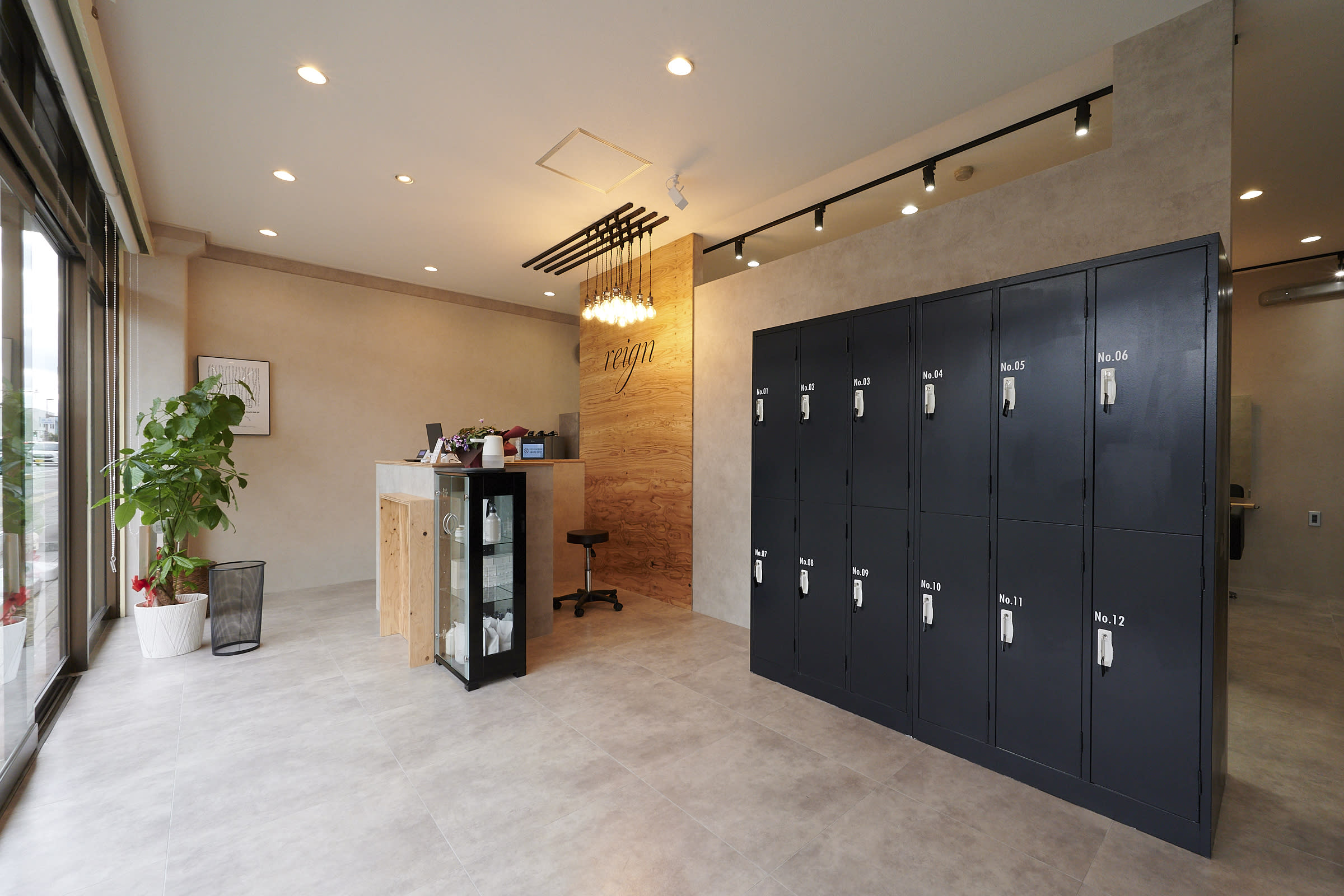 Agu hair reign 大和八木店