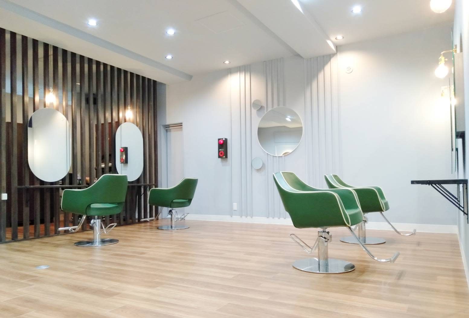 Agu hair raffine 新大宮店