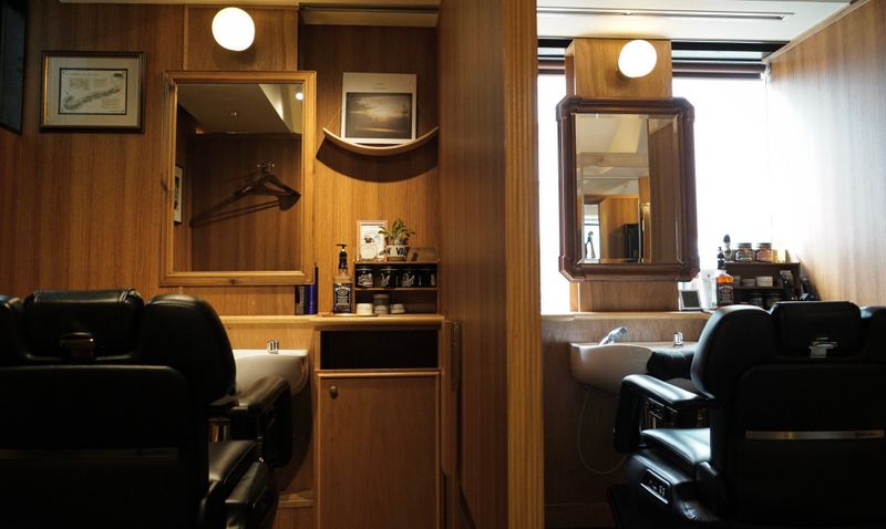 DAU BARBER SHOP 表参道
