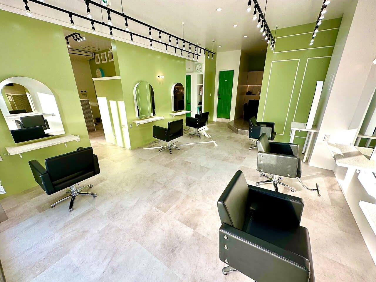 Agu hair mao 緑橋店【アグ ヘアー マオ】