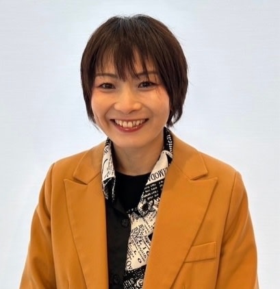 HAIR & MAKE EARTH 霧島国分店_	若松　絵美