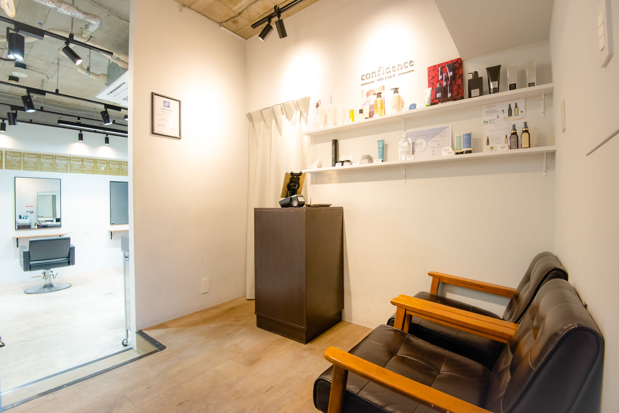confidence -MEN'S HAIR- 新宿本店_2