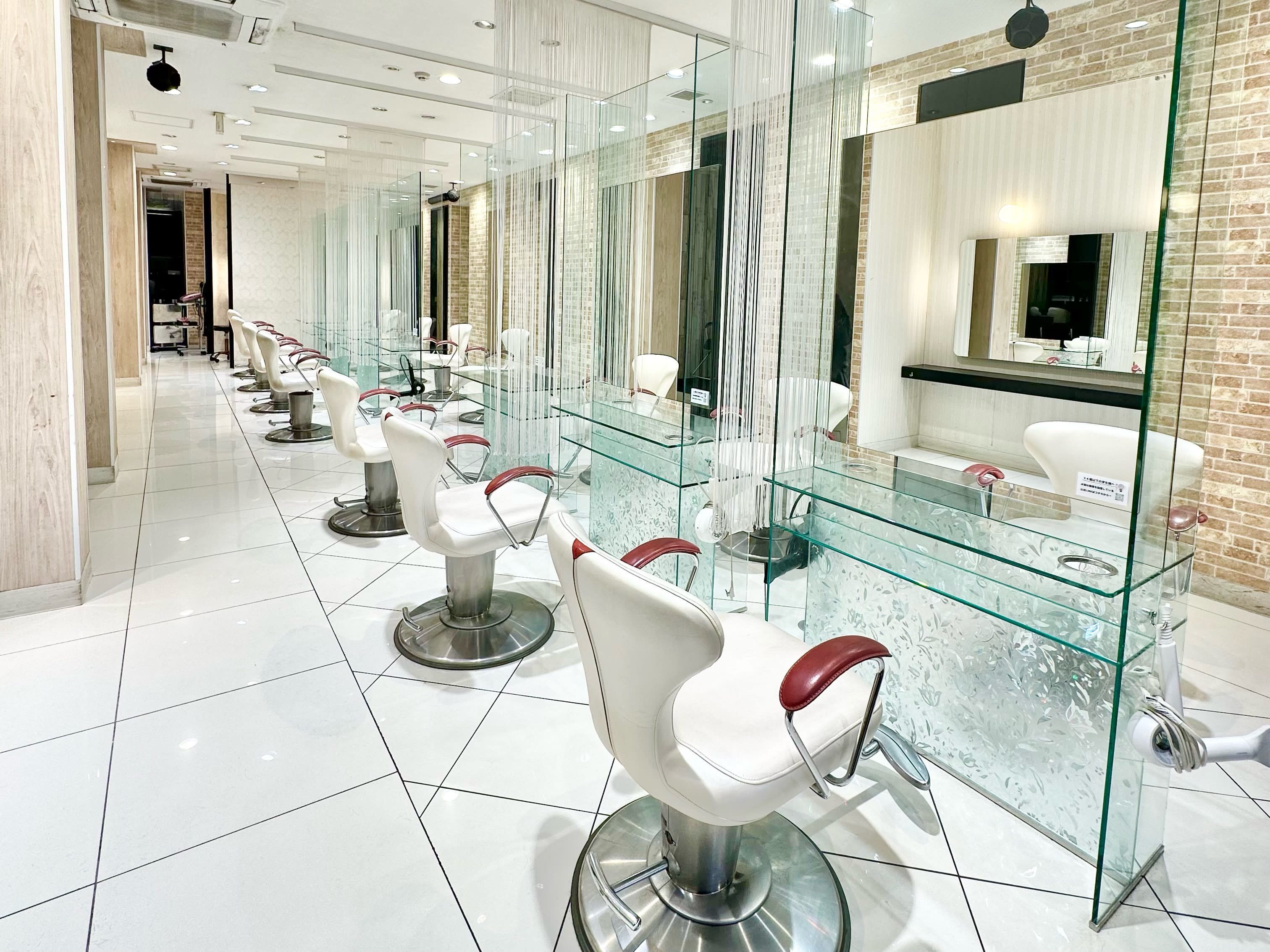 HAIR & MAKE EARTH 新越谷店