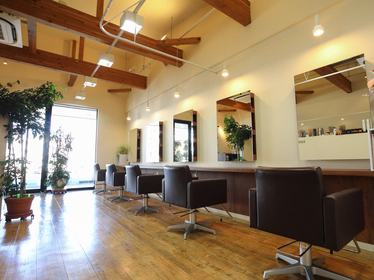 ESSENCE HAIRDESIGN