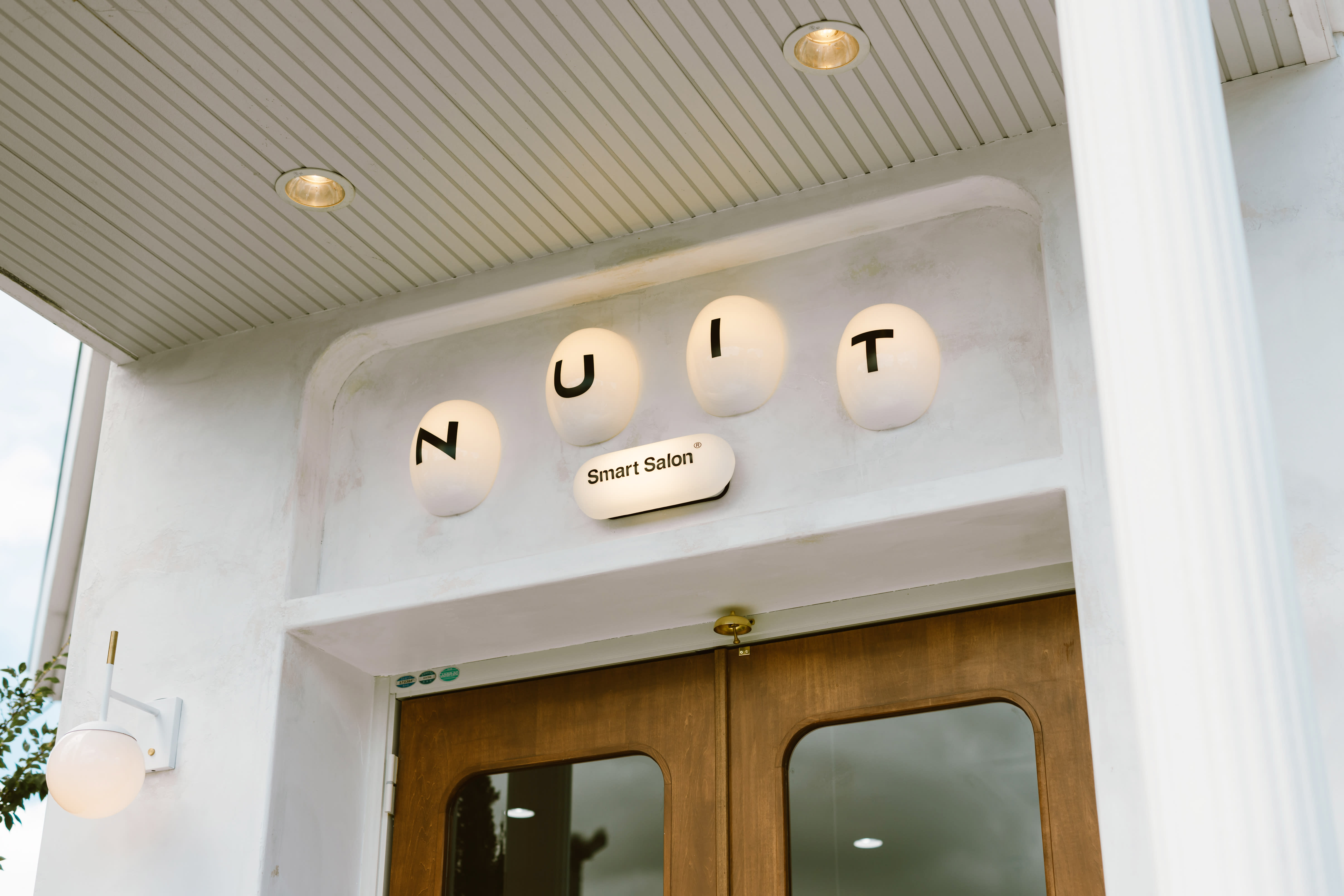 NUIT Smart Salon