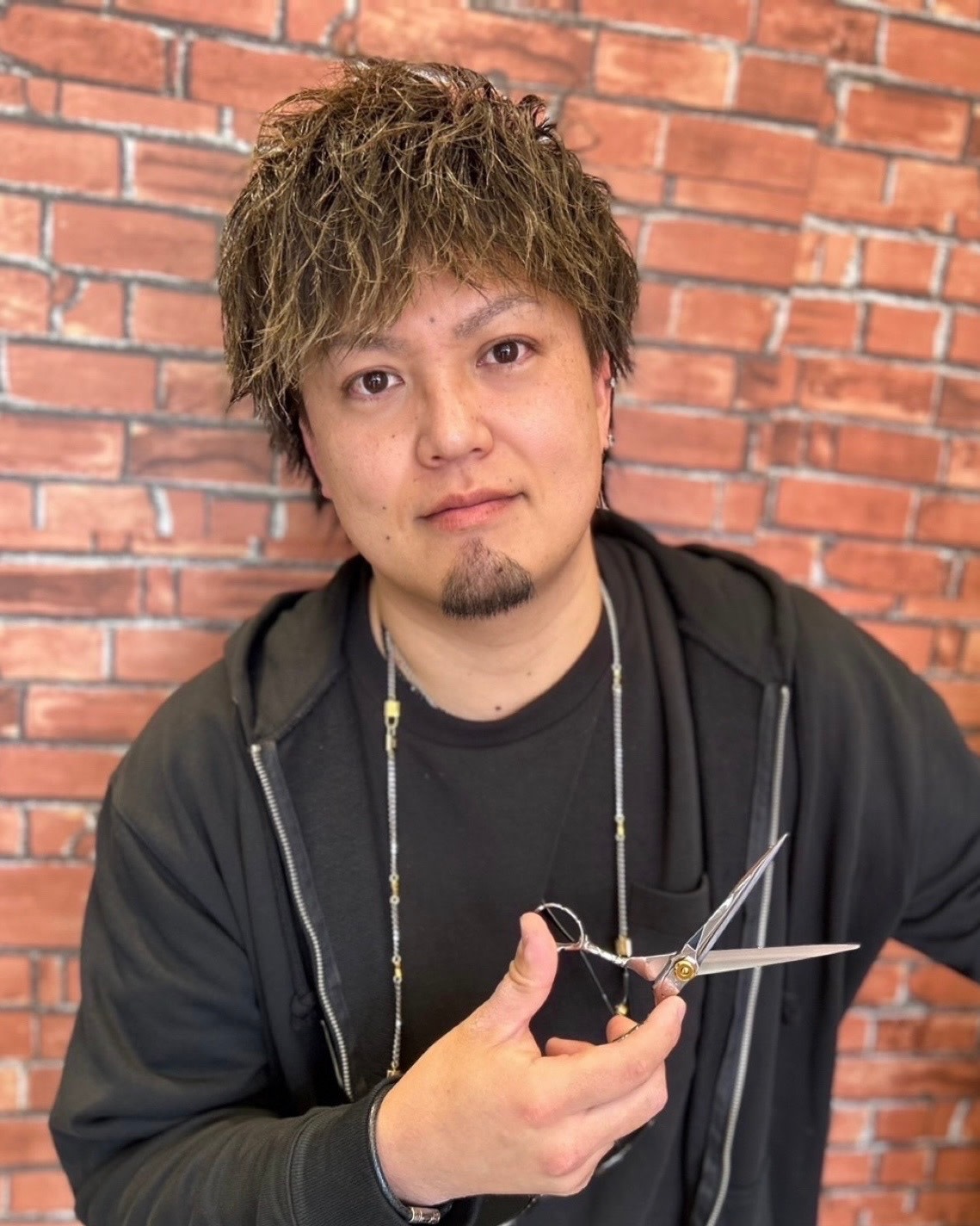 HAIR & MAKE EARTH 八戸店_佐々木　惇也