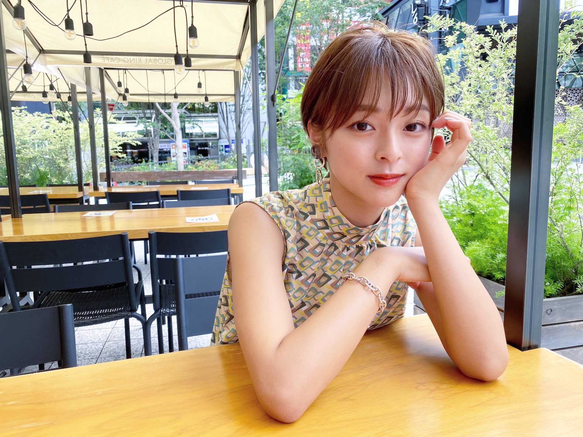 ainee_2