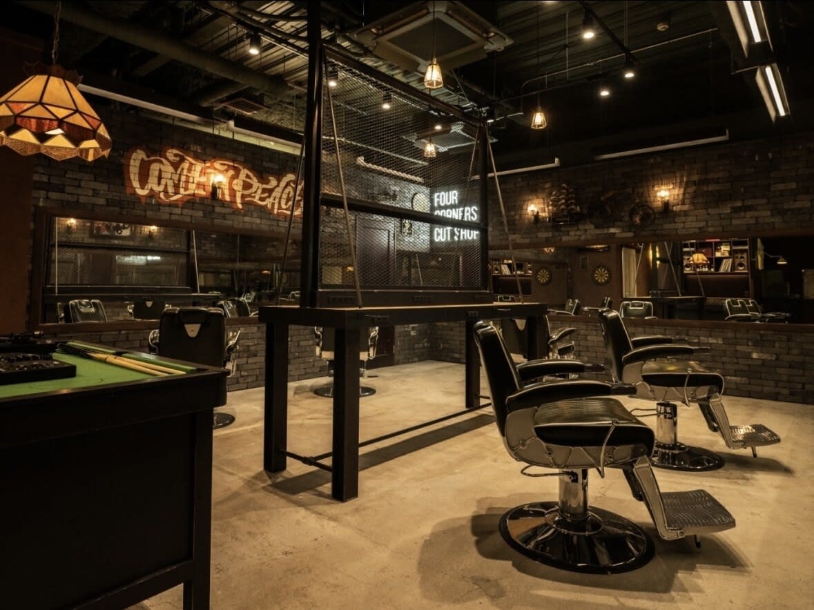 FourCornersCutShop 3/cent 栄フェード刈り上げメンズ専門