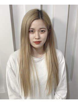 エクステ・ブリーチ・髪質改善・縮毛矯正専門店 EDeN MAeD 天神店_Rena