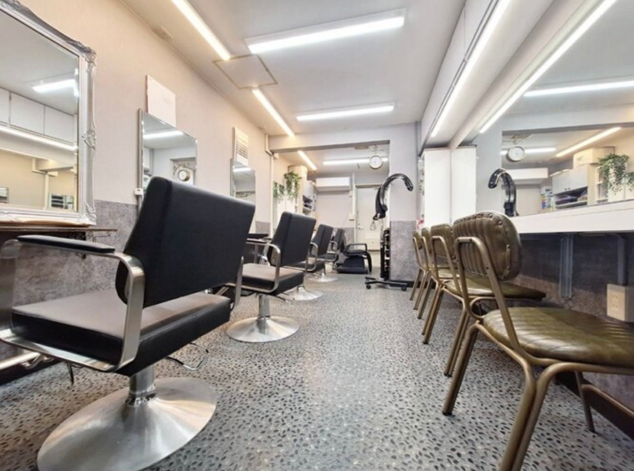 韓国スタイル専門店 MOMO hair shop 新大久保