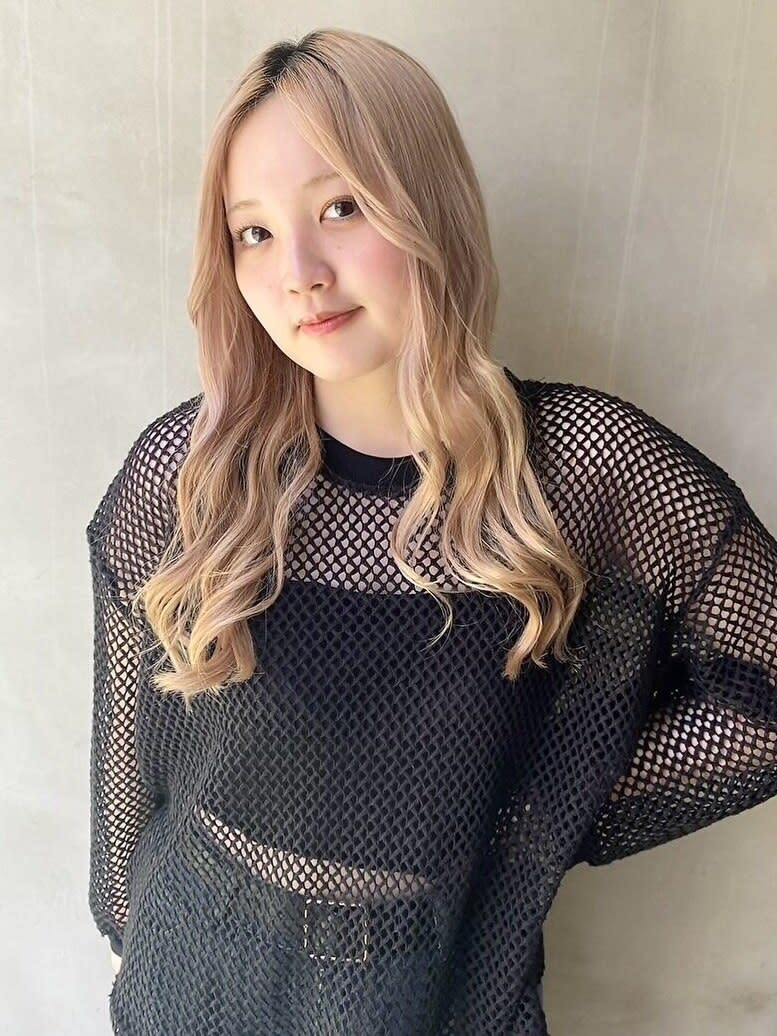 LORE福岡天神本店 インナーカラー特化型美容室ブリーチ・インナーカラー美容室_るな ブリーチ