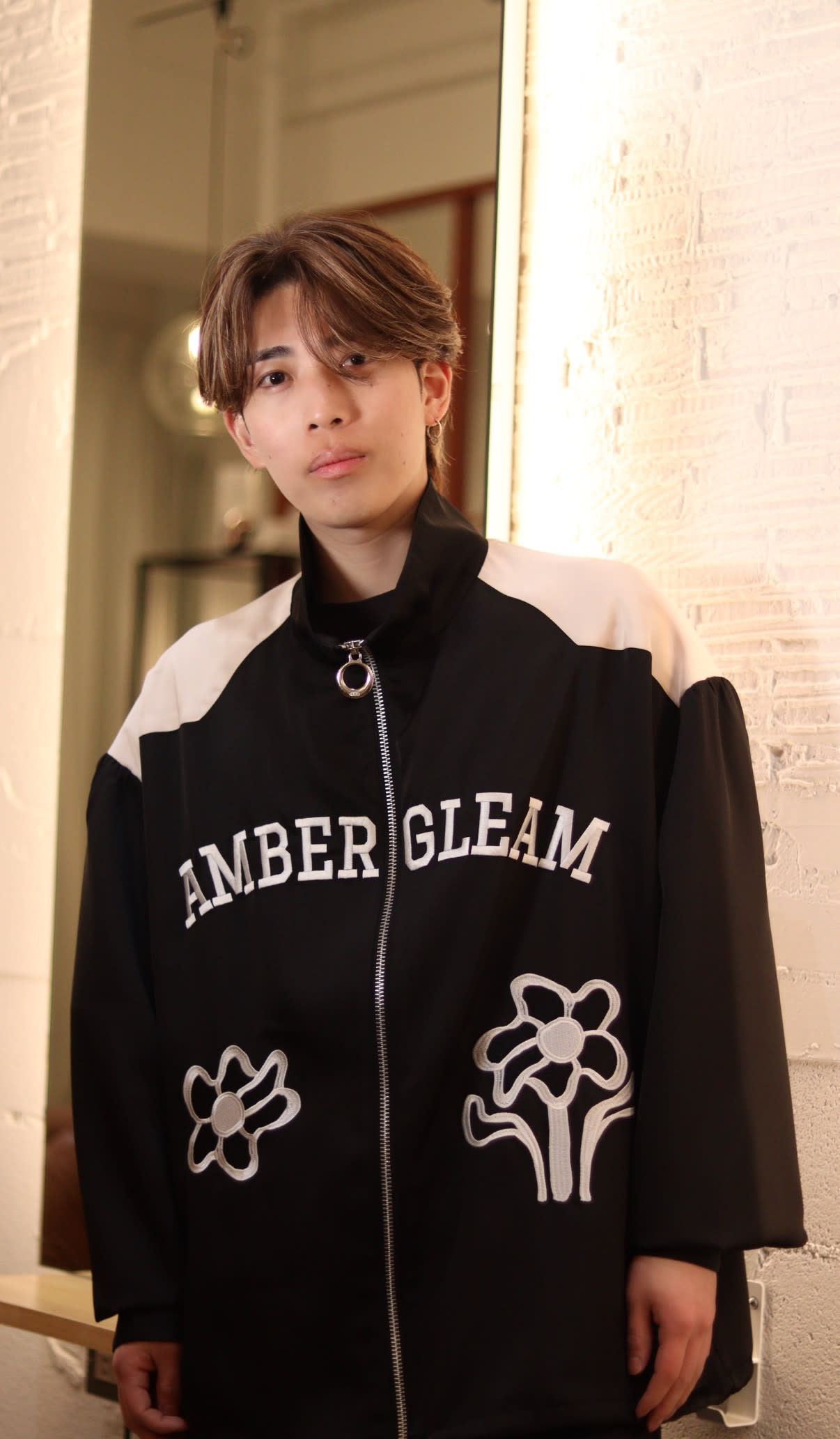 AMBERGLEAM_新井 恵一