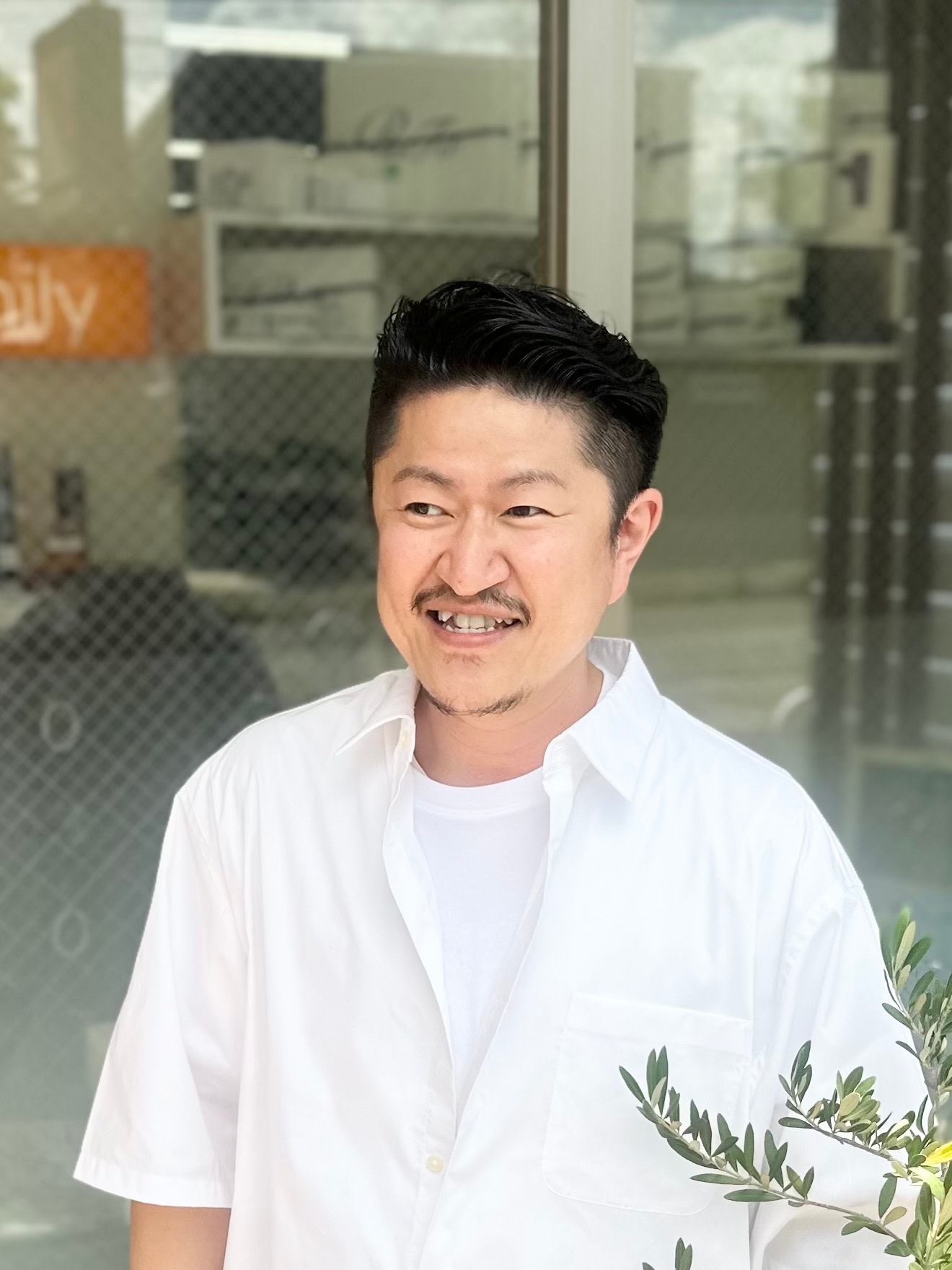 VAN family 四ツ居店_荒井 芳康
