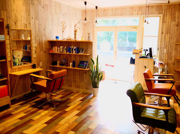 Bond Hair Design 【ボンドヘアーデザイン】