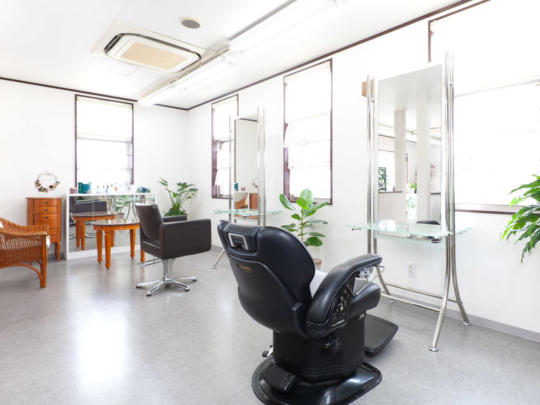 f salon