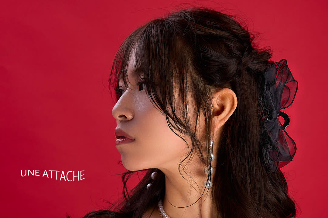 UNE ATTACHE_1