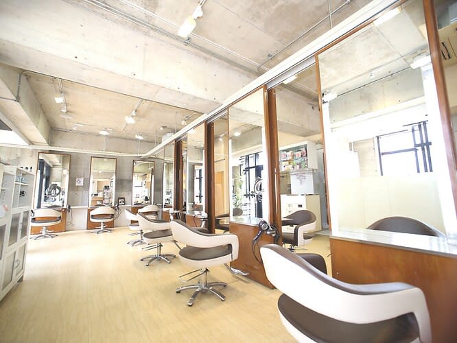 HAIR＆MAKE manis 髪質改善・白髪ぼかし