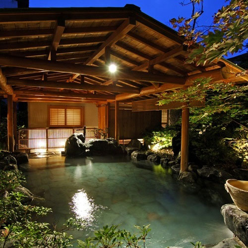 上牧温泉　人気の貸切風呂と炭火山里料理の宿　辰巳館
